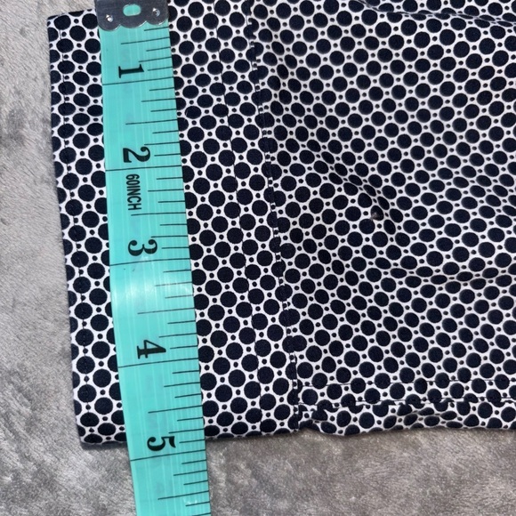 Express Black and White Geometric Shirt(0047) - Picture 4 of 10